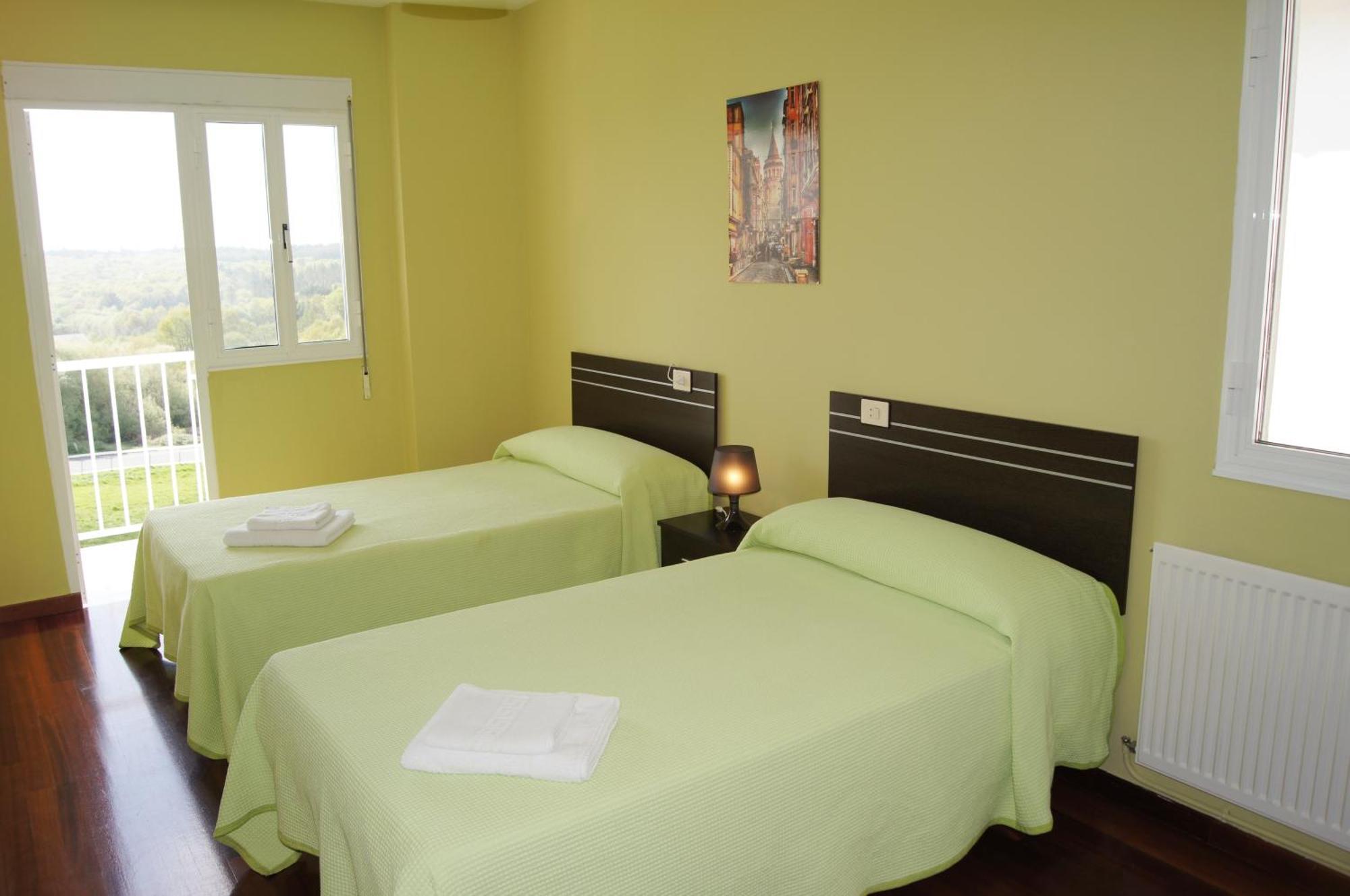 Apartamentos Turisticos Guillermo Palas de Rei Екстериор снимка